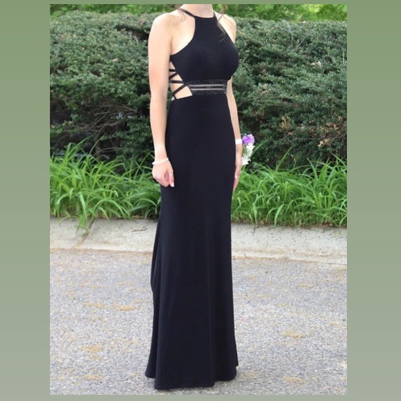 Ellie Wilde Prom Dress - Picture 2 of 5